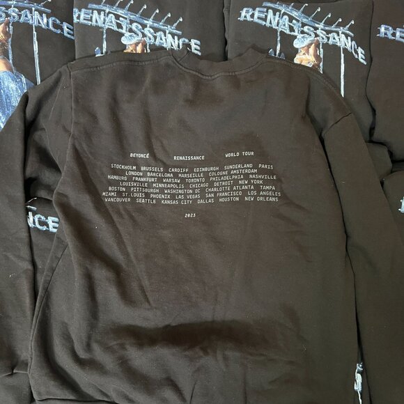 Beyoncé Official Renaissance World Tour Crewneck Sweatshirt Lot Of 12 Size Large - Picture 9 of 11